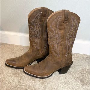 Ariat cowgirl boots